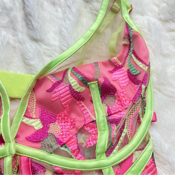 NWOT love and lemons petunia embroidery bustiers longline bra - Picture 8 of 9